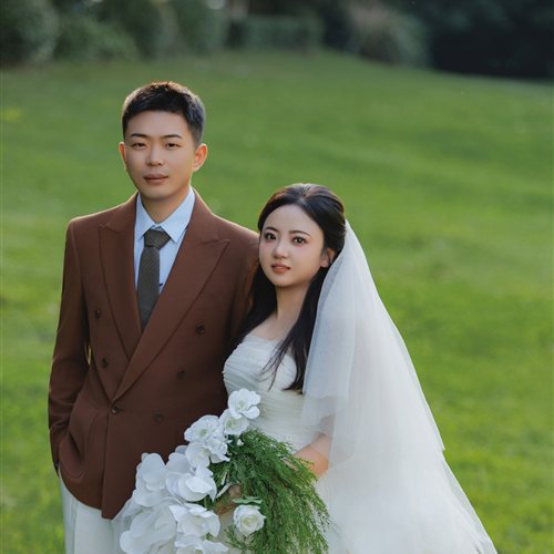 王建与张宇霞的婚纱照